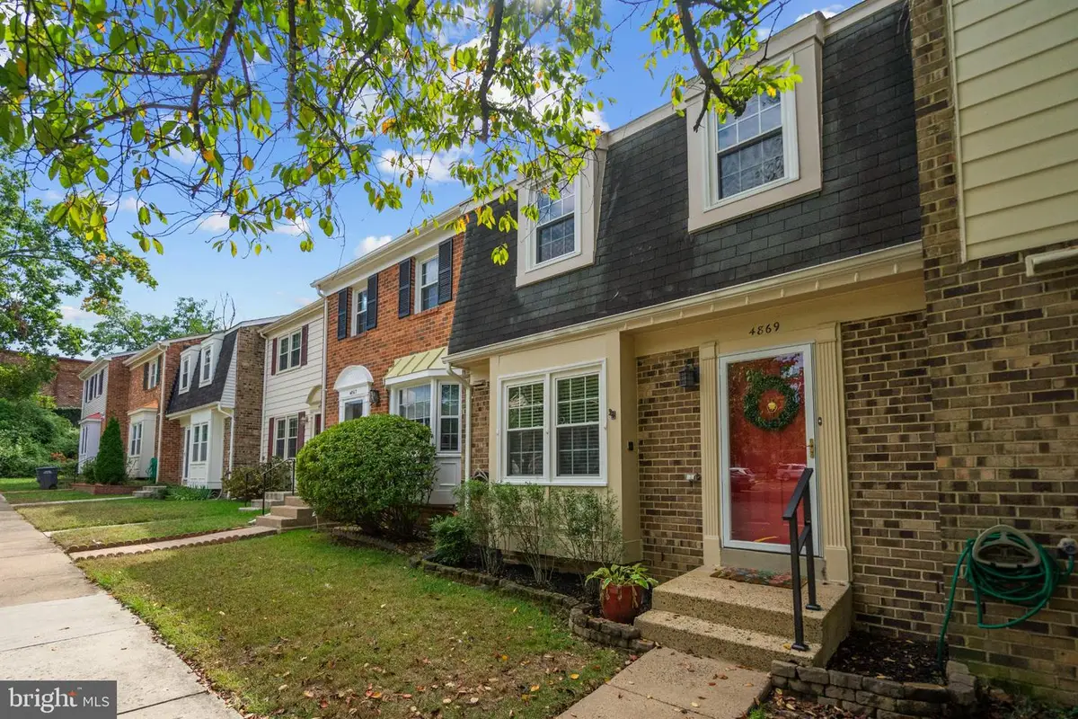 4869 Nash Dr, Kings Park West, VA 22032 - Image #1