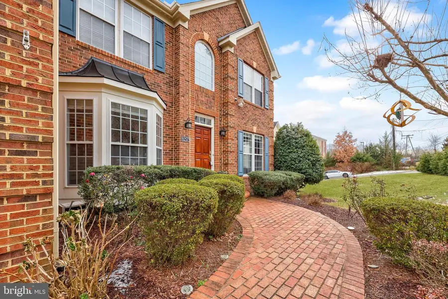 9257 Plaskett Ln, Lorton, VA 22079 - Image #3