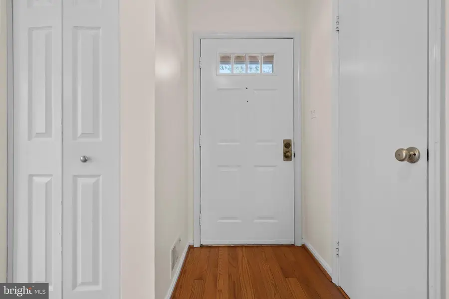 4947 Mcfarland Ct, Kings Park West, VA 22032 - Image #2