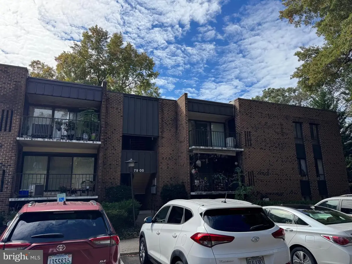 7905 Dassett Ct #304, Annandale, VA 22003 - Image #1