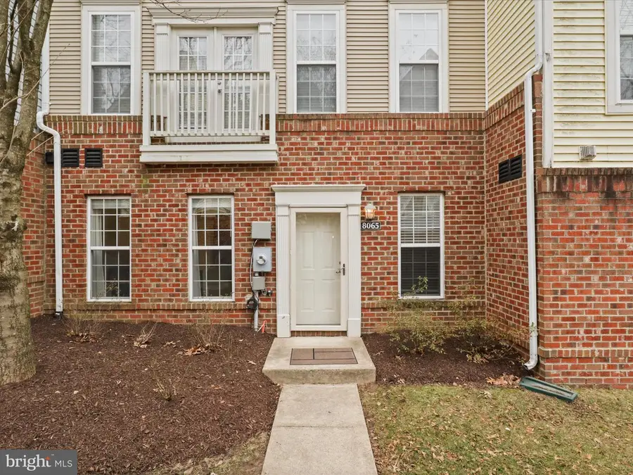 8065 Nicosh Circle Ln #55, Falls Church, VA 22042 - Image #2
