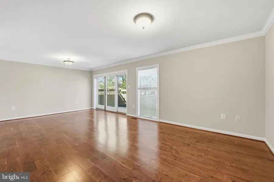 3152 Eakin Park Ct, Fairfax, VA 22031 - Image #3