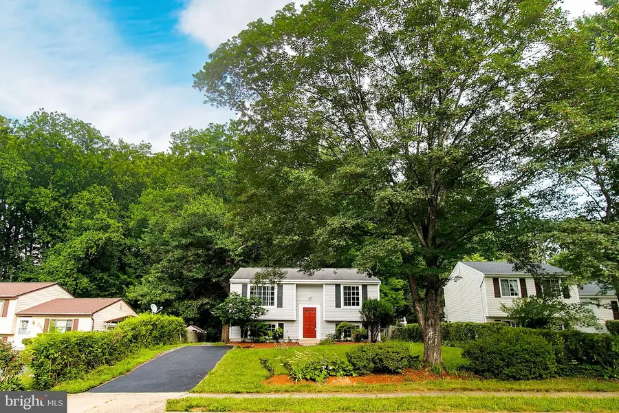 5377 Laura Belle Ln, Fairfax Station, VA 22032 - Image #2