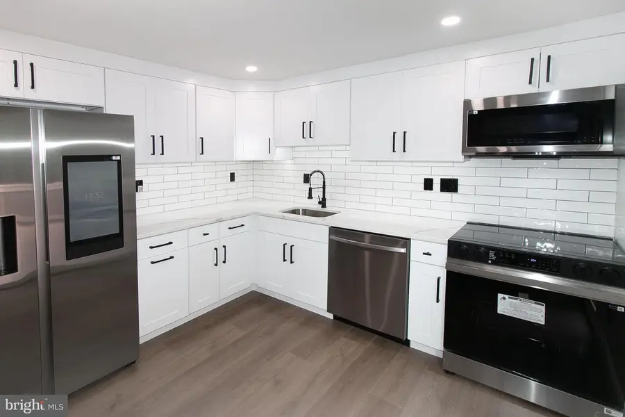 5377 Laura Belle Ln, Fairfax Station, VA 22032 - Image #3