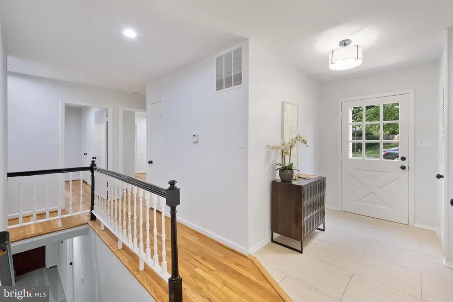 6410 Wyngate Dr, Springfield, VA 22152 - #3