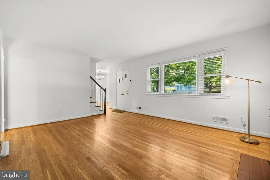 1015 Kennedy St, Falls Church, VA 22046 - Image #2