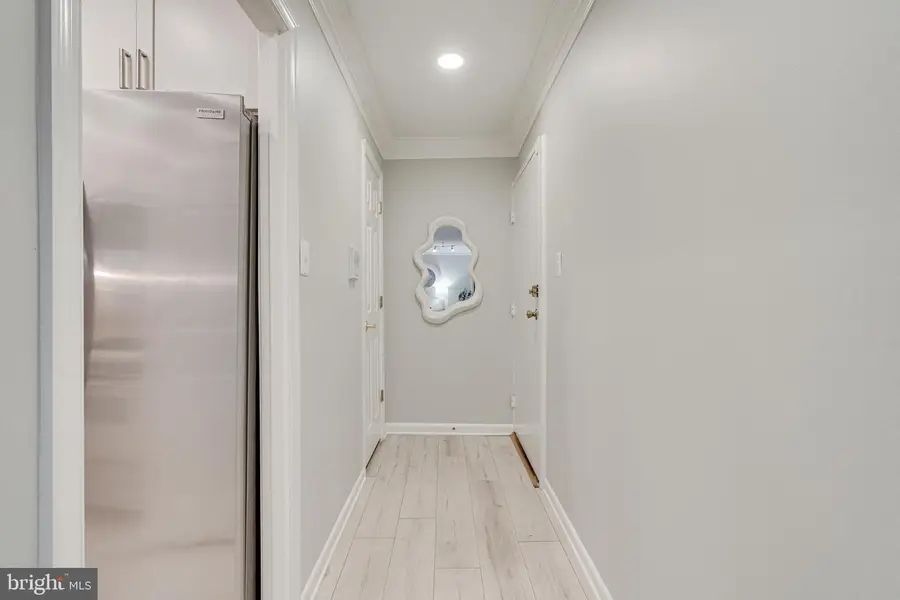 1923 Wilson Ln #202, McLean, VA 22102 - Image #2