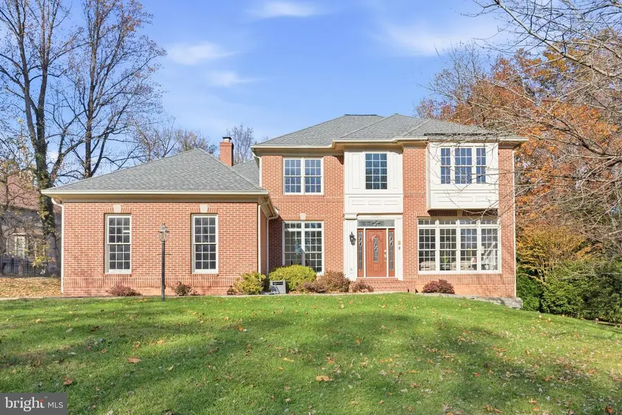 10124 Lakehaven Ct, Burke, VA 22015 - Image #2