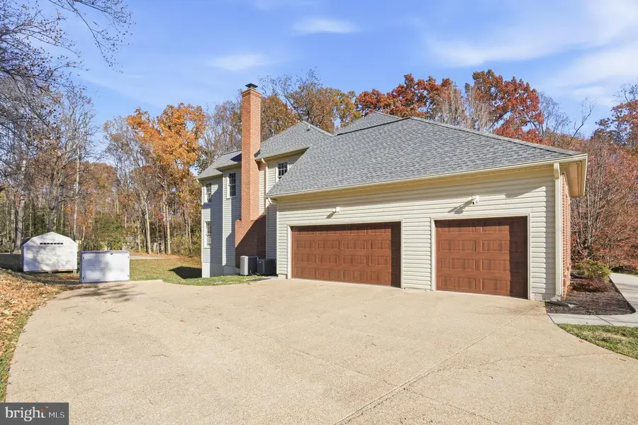 10124 Lakehaven Ct, Burke, VA 22015 - Image #3