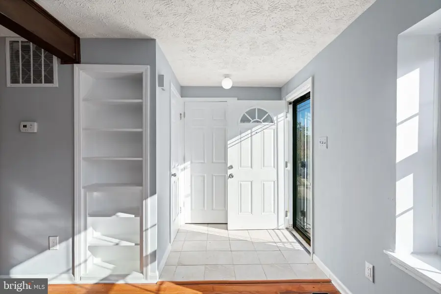 5936 Spruce Run Ct, Centreville, VA 20121 - Image #3