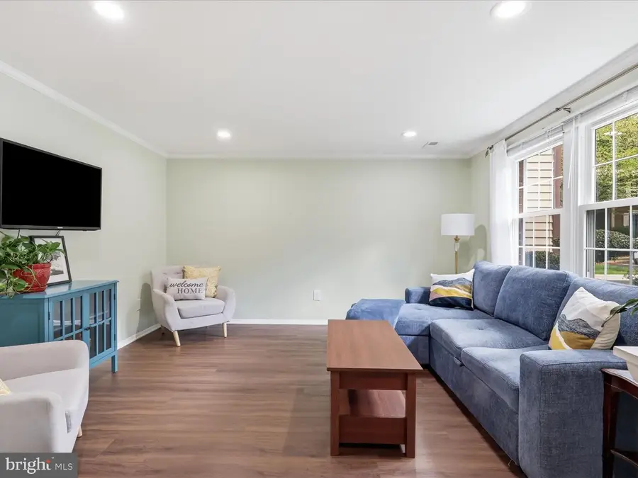5811 High Bluff Ct, Burke, VA 22015 - #3