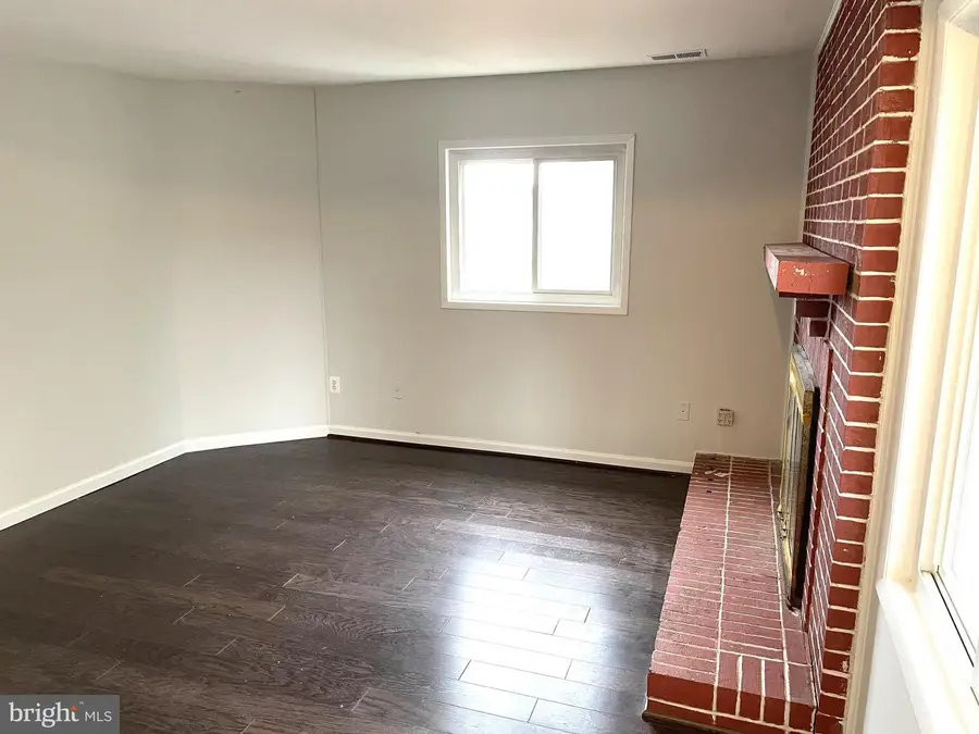 622 Clearwater Ct, Herndon, VA 20170 - Image #3