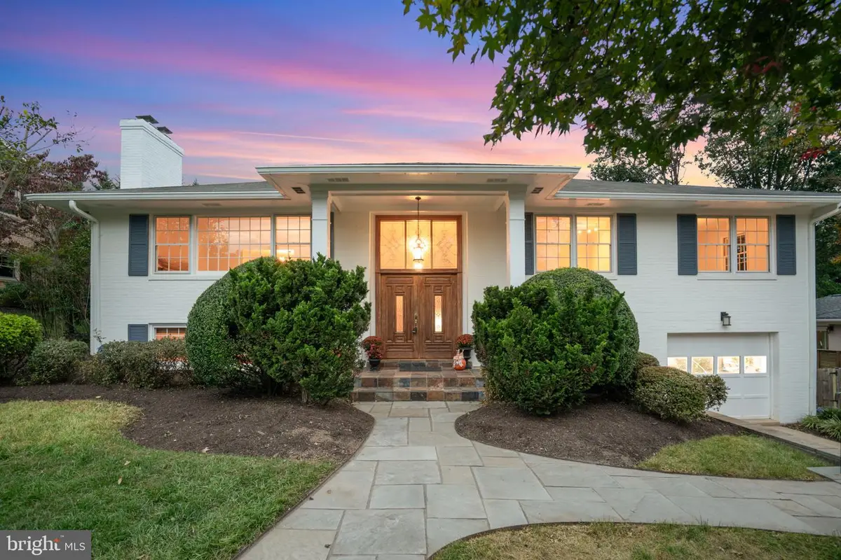 1438 Colleen Ln, McLean, VA 22101 - Image #1