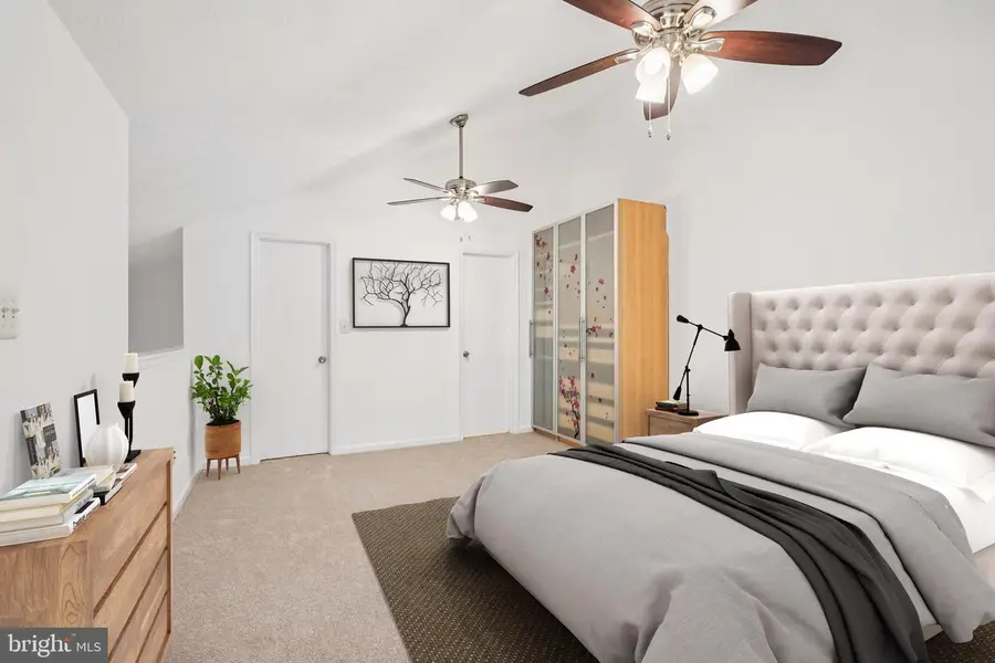 2203 Hunters Run Dr, Reston, VA 20191 - Image #3