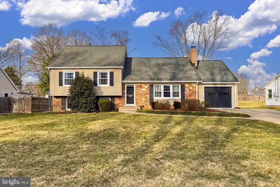 8324 Lilac Ln, Alexandria, VA 22308 - Image #2