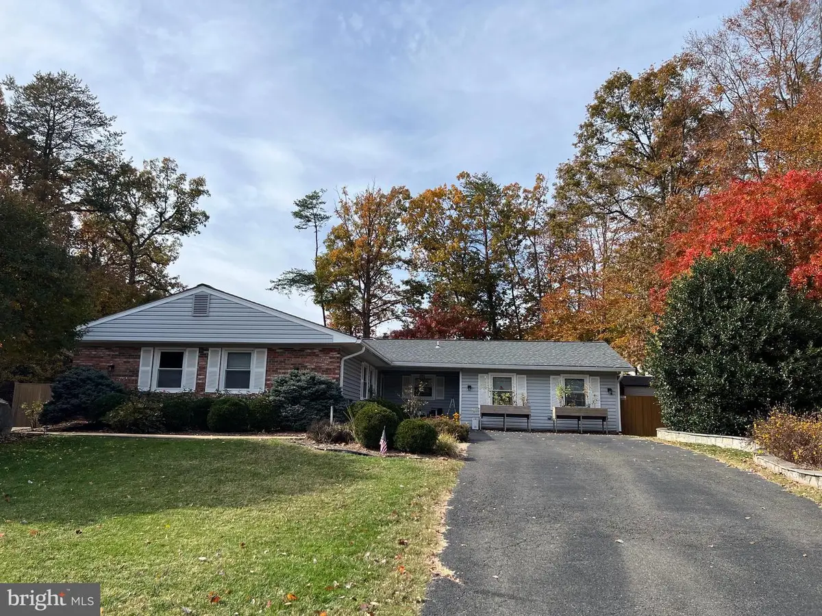 6906 Sprouse Ct, Springfield, VA 22153 - Image #1