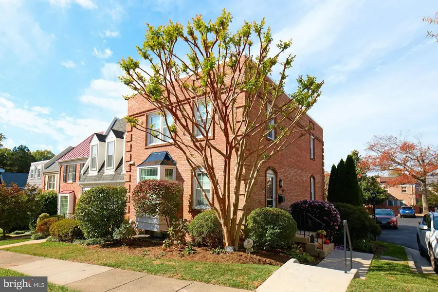1120 Kensington Rd, McLean, VA 22101 - Image #2