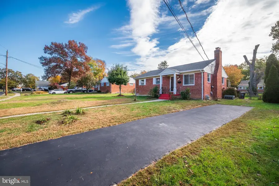 3215 Parkwood Ter, Falls Church, VA 22042 - Image #2