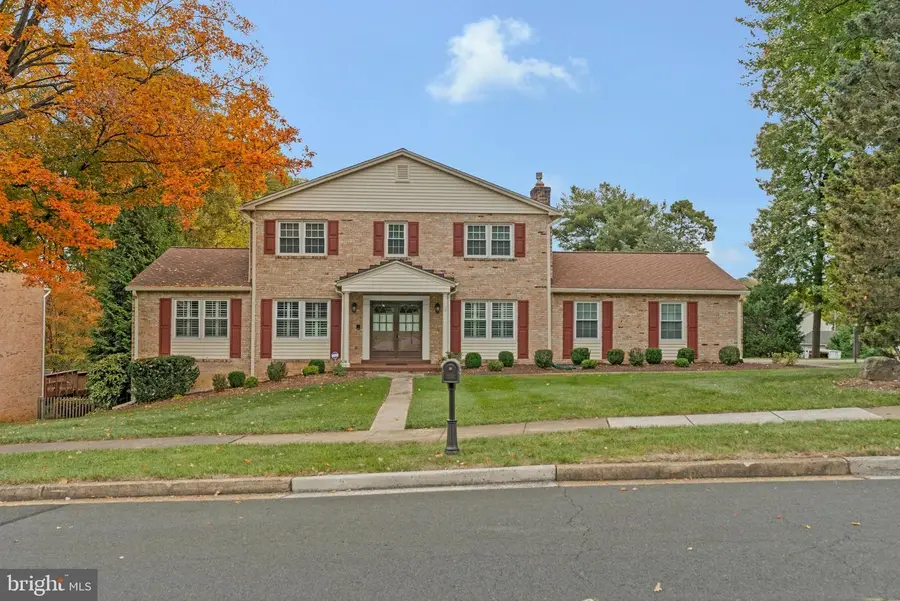 7727 Falstaff Rd, McLean, VA 22102 - Image #2