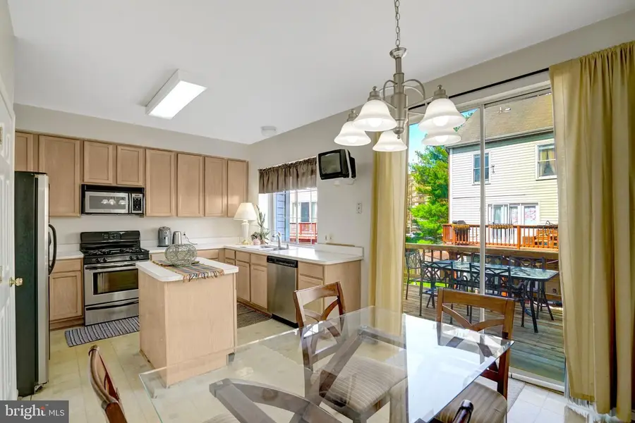 5126 Beauregard St, Alexandria, VA 22312 - #3
