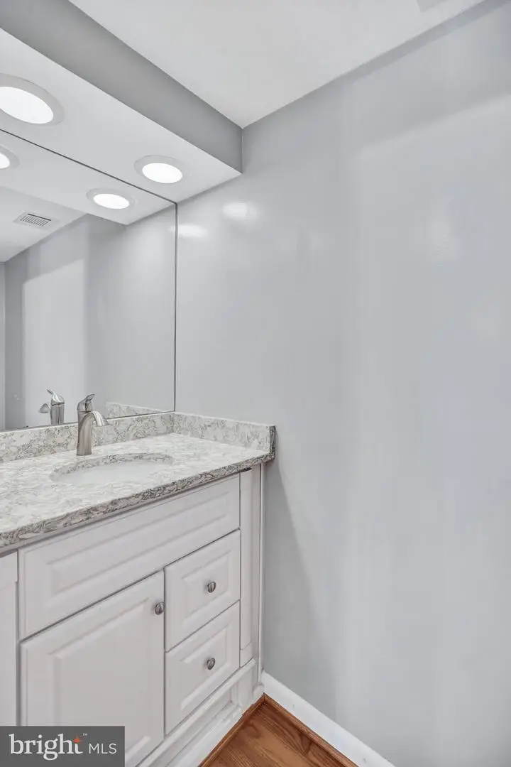 1840 Golf View Ct, Reston, VA 20190 - Image #3