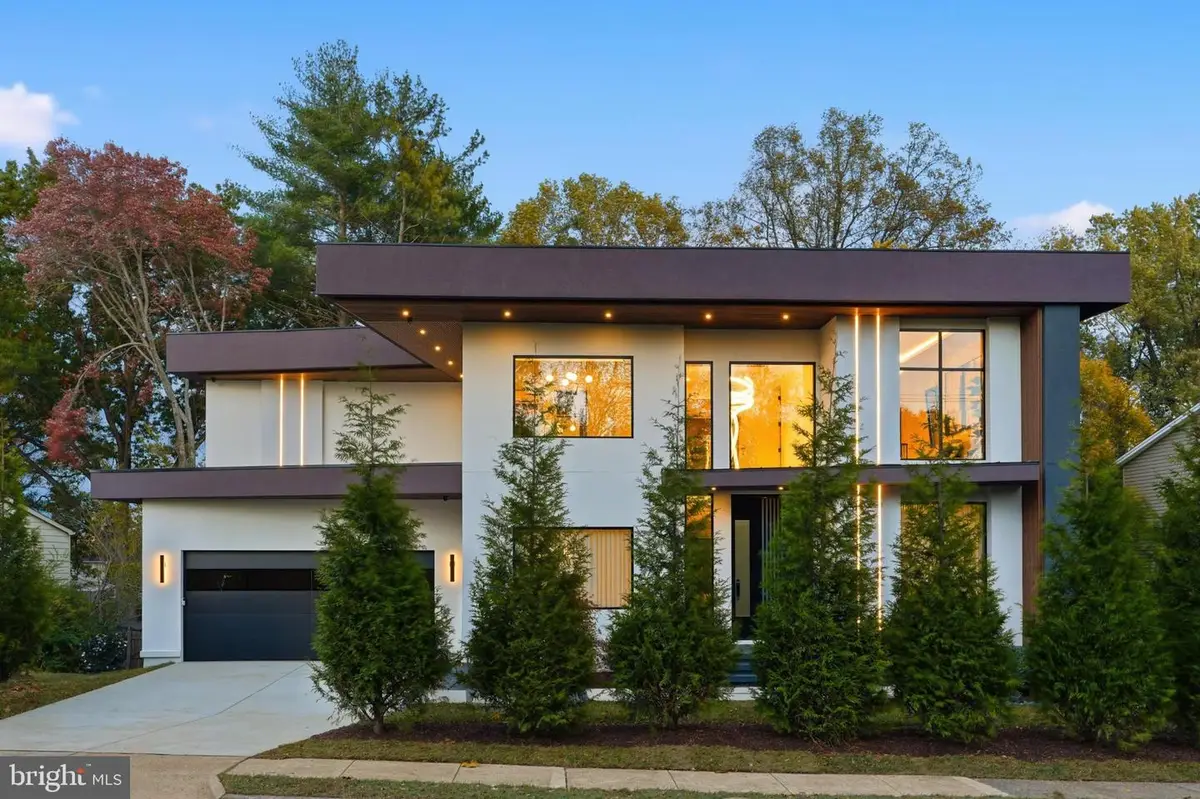 9408 Old Courthouse Rd, Vienna, VA 22182 - Image #1