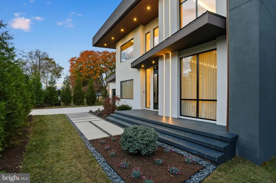 9408 Old Courthouse Rd, Vienna, VA 22182 - Image #2