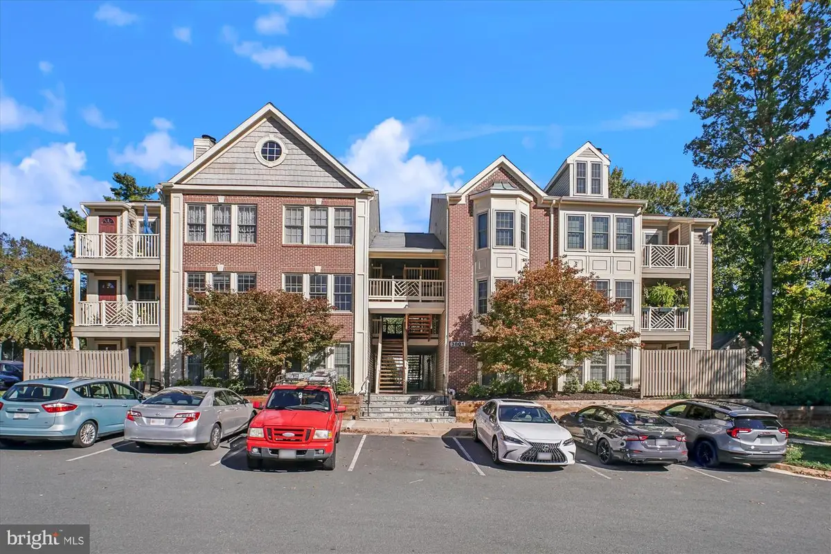 3801 Ridge Knoll Ct #2, Fair Oaks, VA 22033 - Image #1