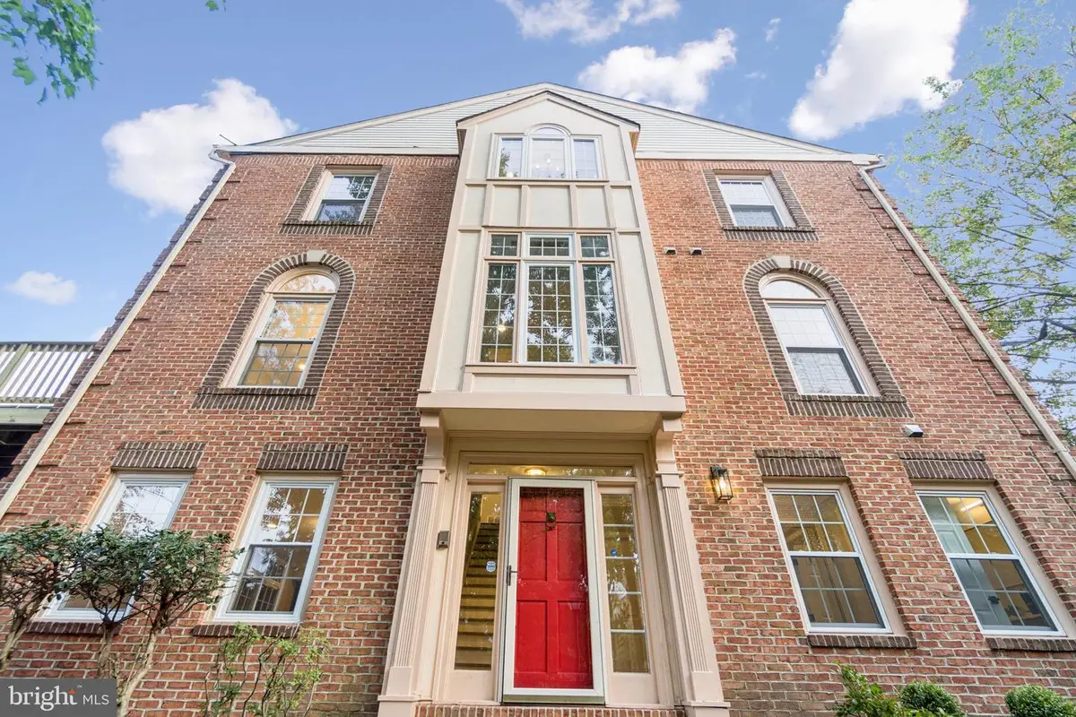 6481 Sharon Kay Ct, Alexandria, VA 22310 - Image #1