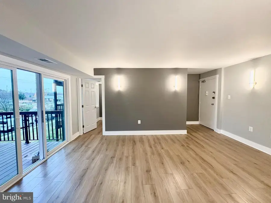 212 Park Terrace Ct Se #72, Vienna, VA 22180 - Image #2