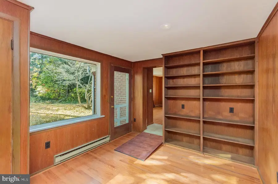 6478 Woodridge Rd, Alexandria, VA 22312 - Image #3