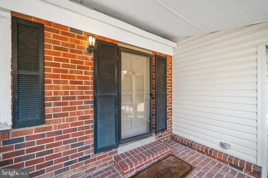 2335 Rosedown Dr, Reston, VA 20191 - Image #3