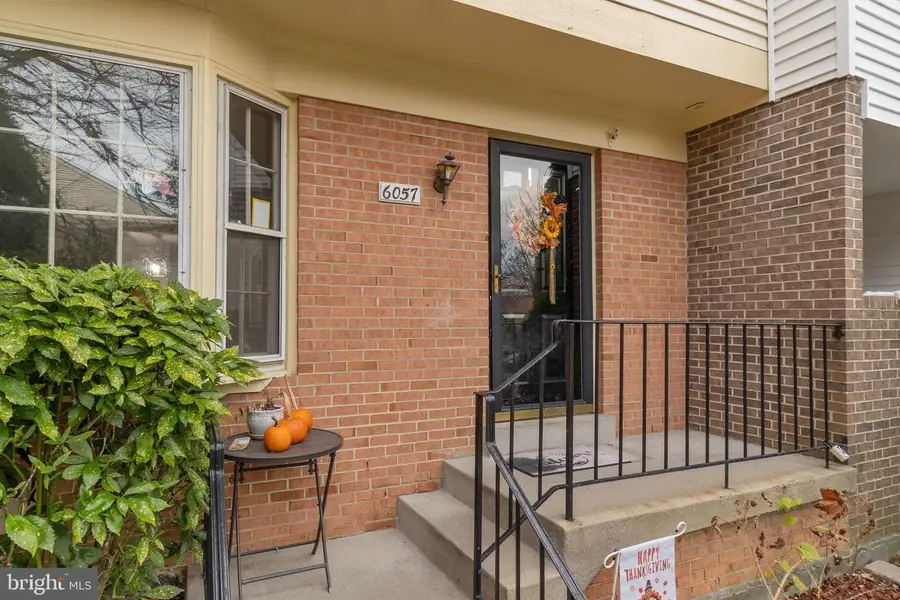 6057 Crown Royal Cir, Alexandria, VA 22310 - Image #2