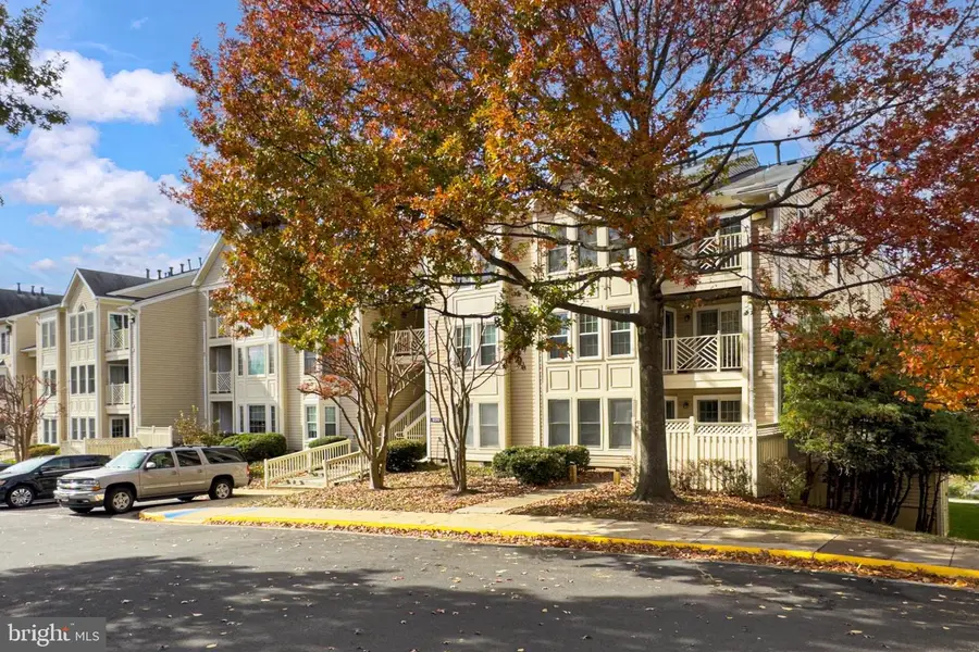 12213 Fairfield House Dr #506b, Fair Oaks, VA 22033 - Image #2