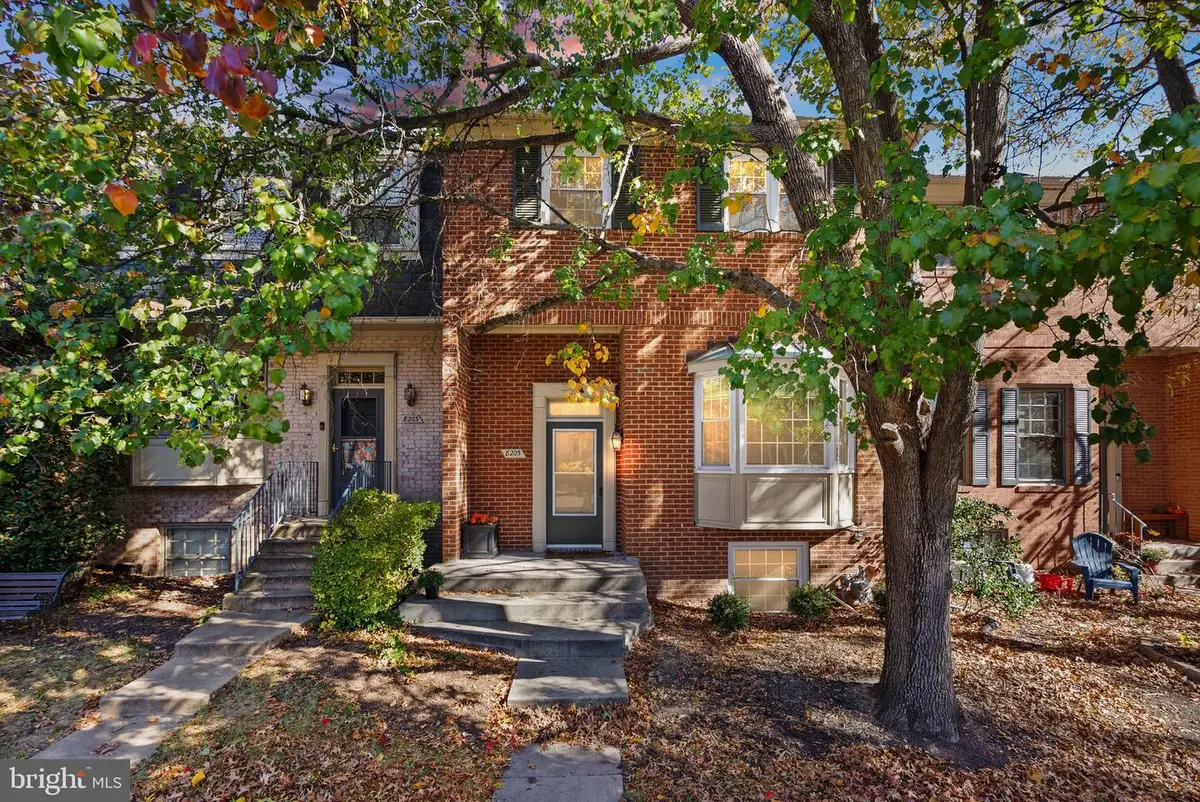 8205 Cedar Landing Ct, Alexandria, VA 22306 - Image #1