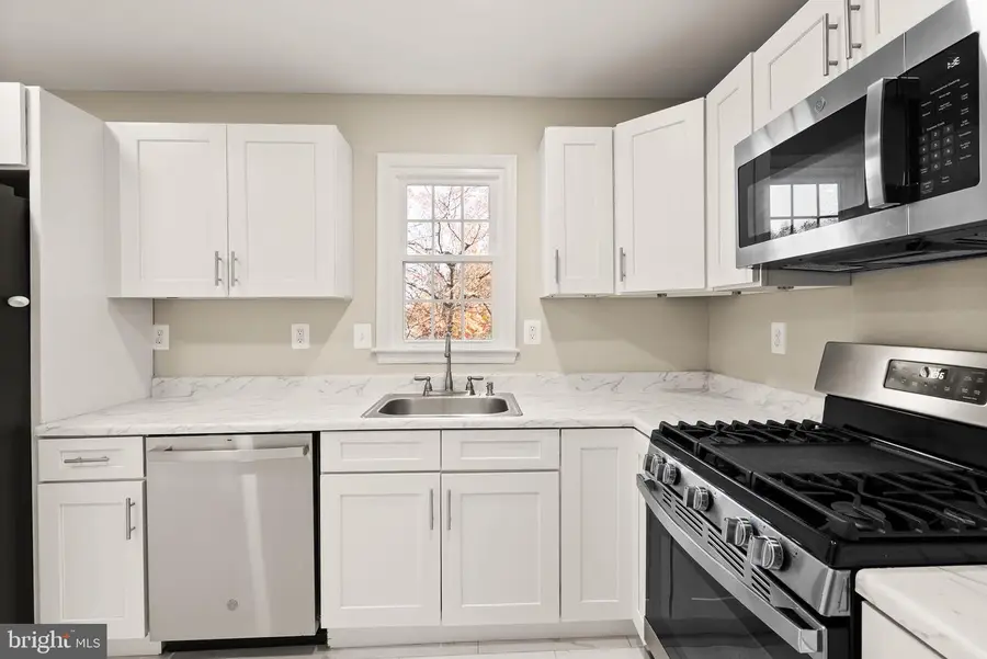 8205 Cedar Landing Ct, Alexandria, VA 22306 - Image #2