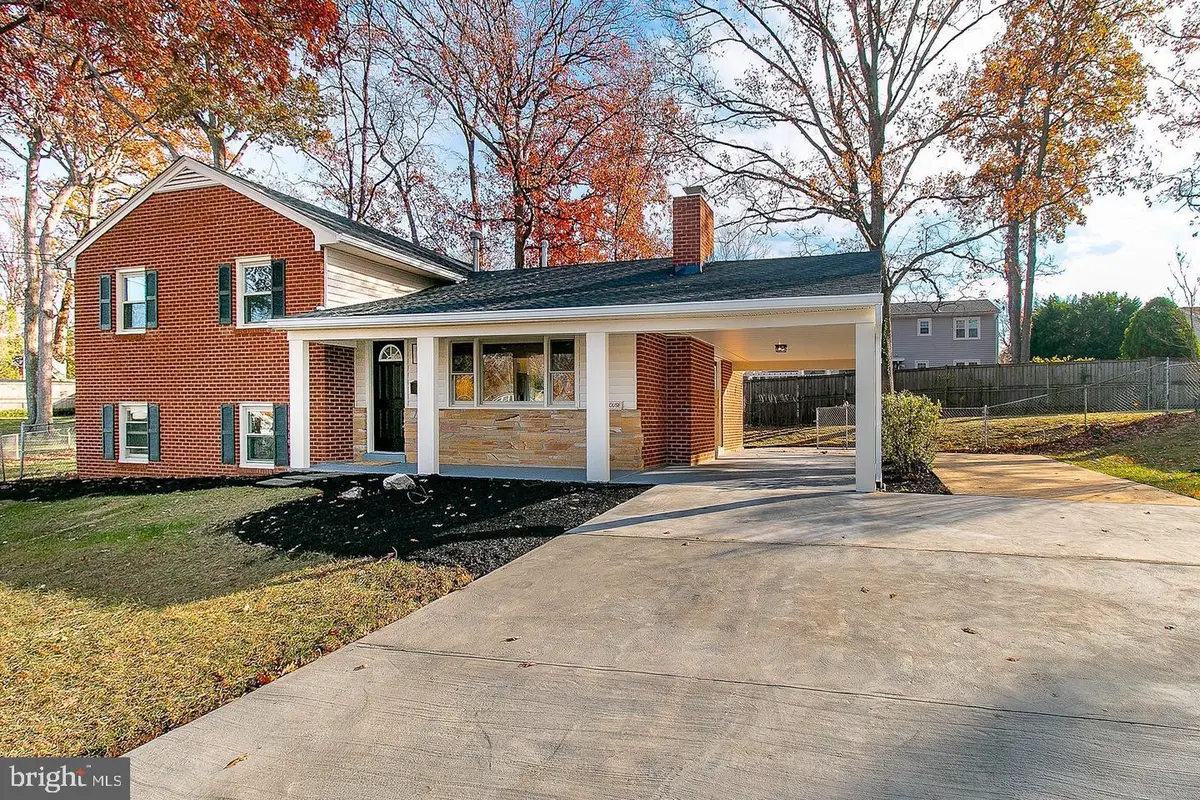 5716 Tremont Ct, Alexandria, VA 22303 - Image #1