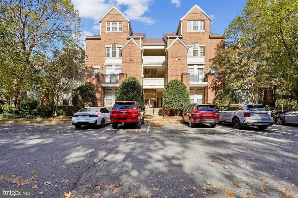 1314 Garden Cir #c, Reston, VA 20194 - Image #1