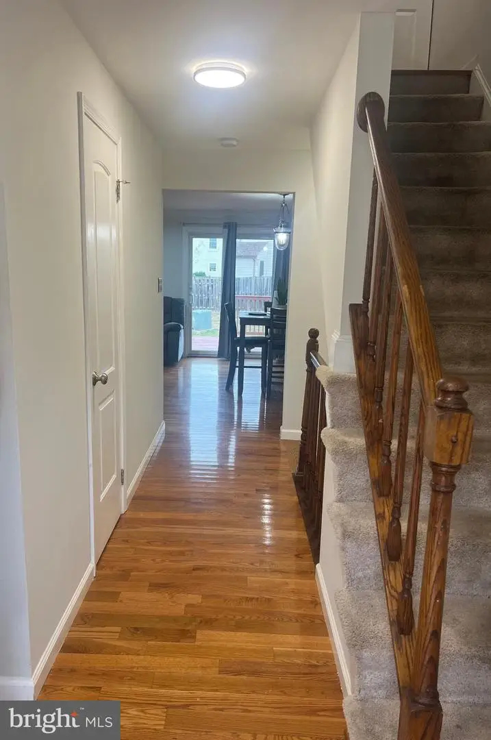 14432 Four Chimney Dr, Centreville, VA 20120 - Image #3