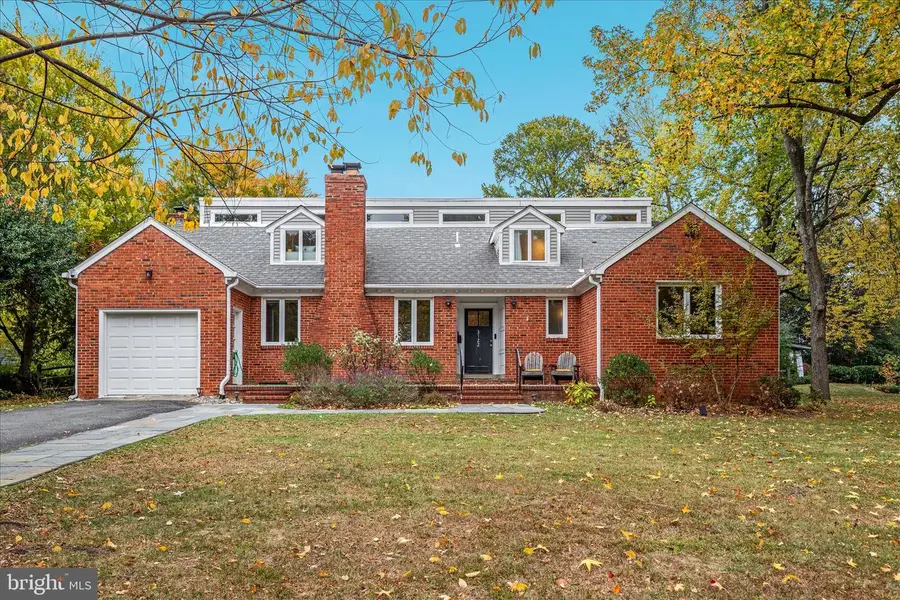 3122 Worthington Cir, Falls Church, VA 22044 - Image #2