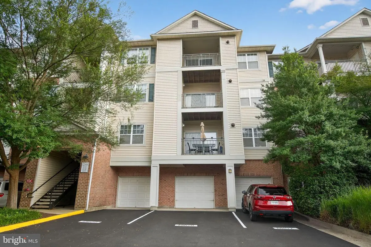 12148 Garden Grove Cir #403, Fairfax, VA 22030 - Image #1
