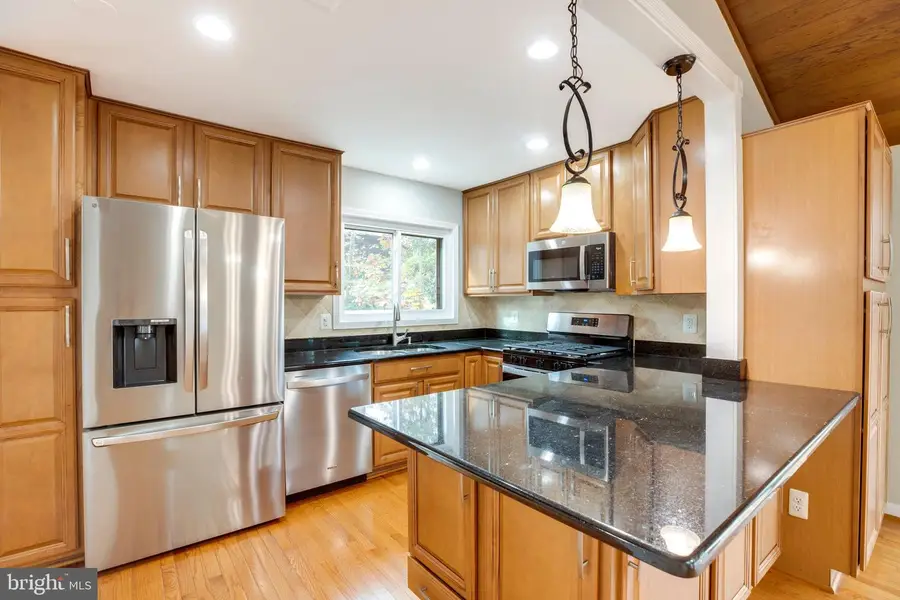 4504 Wakefield Dr, Annandale, VA 22003 - Image #3