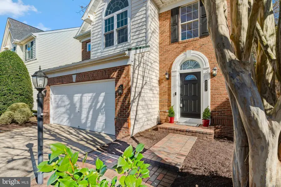 9237 Old Beech Ct, Lorton, VA 22079 - Image #3