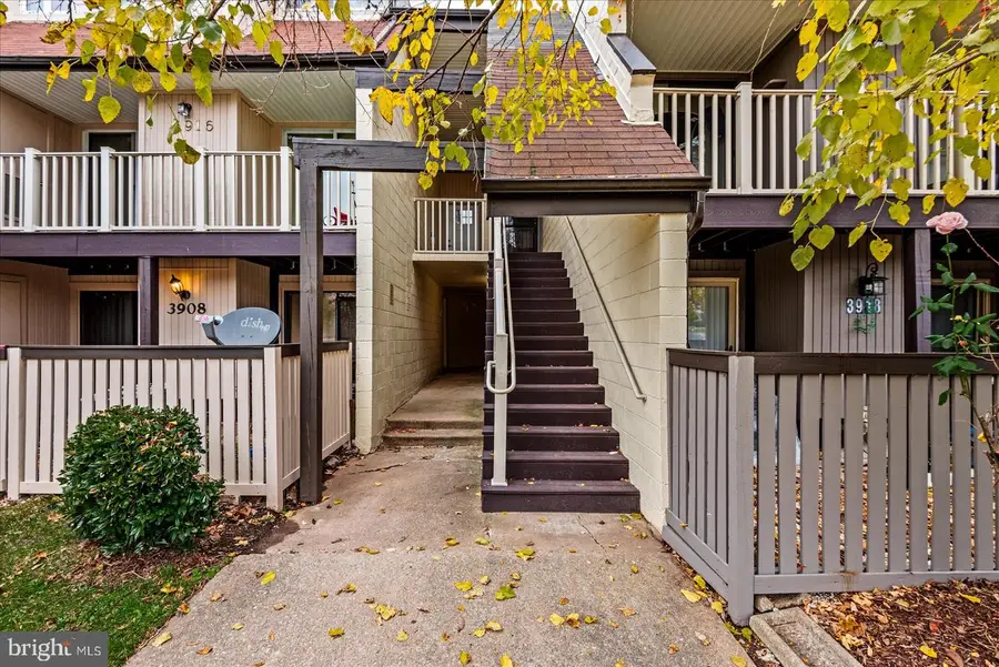 3916 Woodhue Pl #8, Alexandria, VA 22309 - Image #2