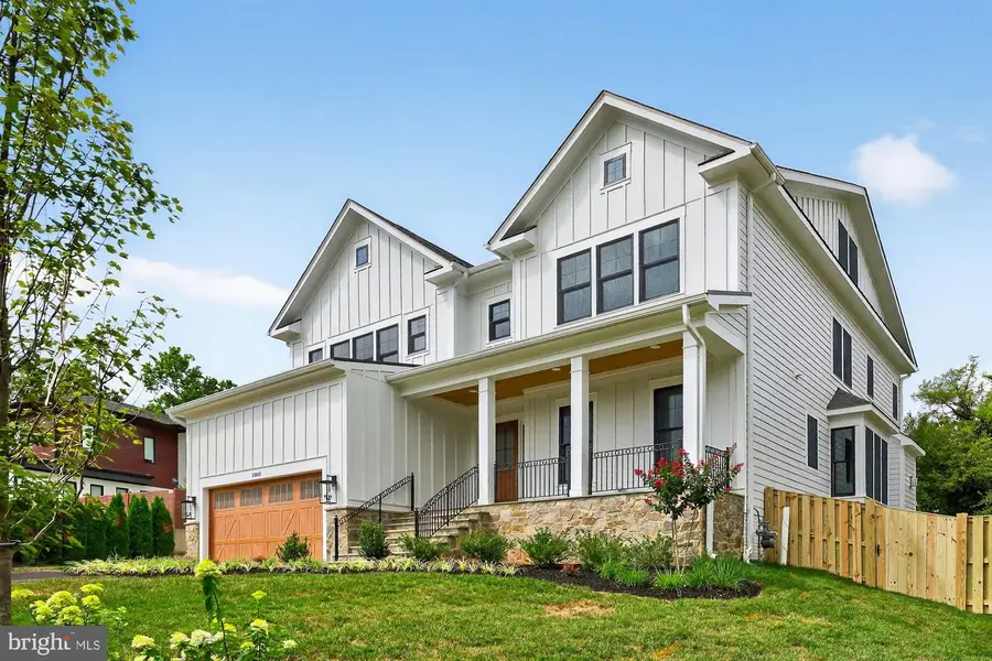 613 Blackstone Ter Nw, Vienna, VA 22180 - Image #3