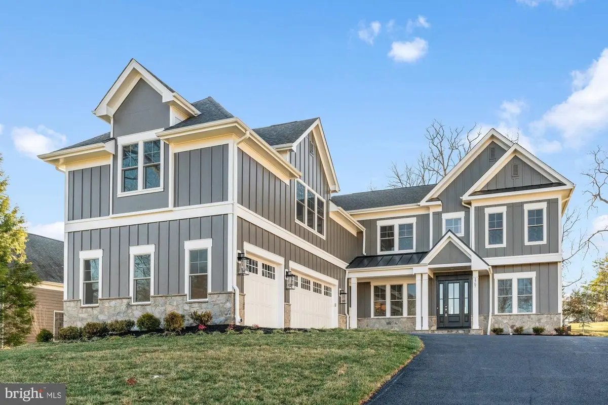 9928 Woodrow St, Vienna, VA 22181 - Image #1