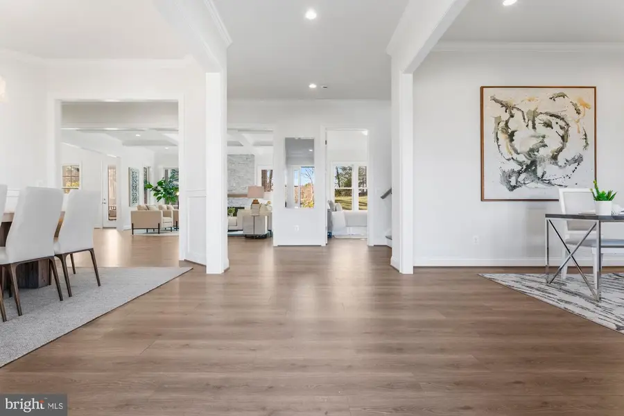 9928 Woodrow St, Vienna, VA 22181 - Image #2