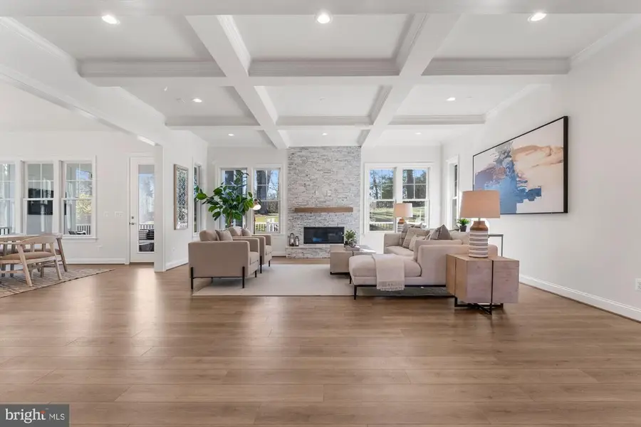 9928 Woodrow St, Vienna, VA 22181 - Image #3