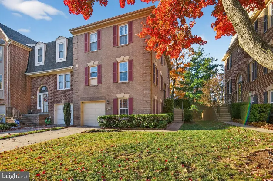 6620 Haltwhistle Ln, Alexandria, VA 22315 - Image #2