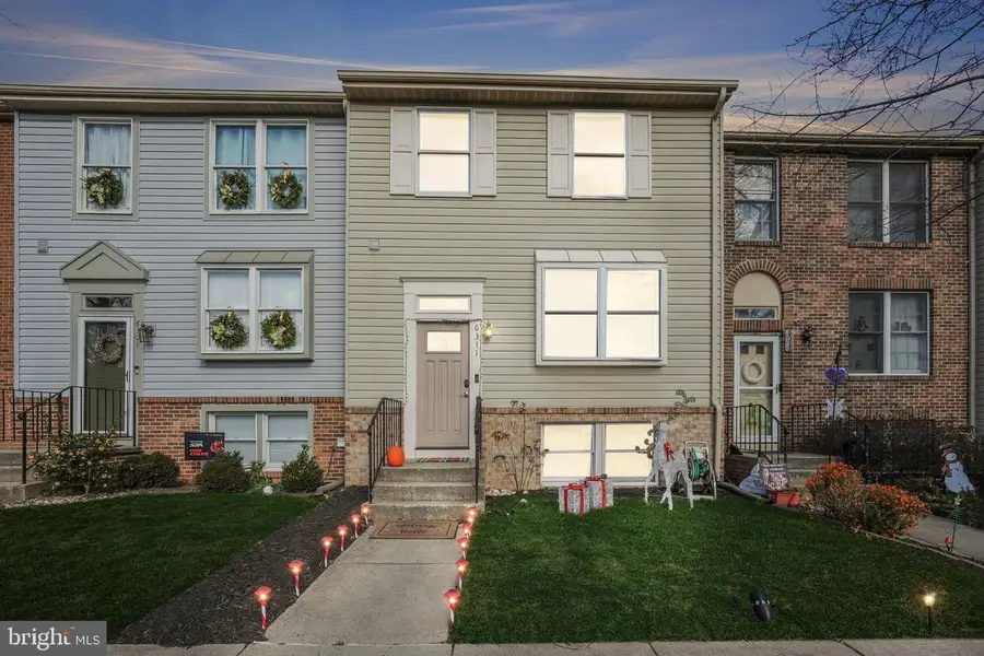 6311 Betsy Ross Ct, Centreville, VA 20121 - Image #2